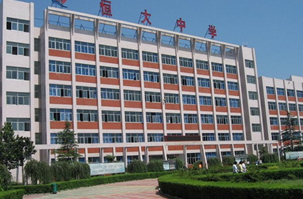 华天成空气能建设舒心取暖工程，助力学子学业