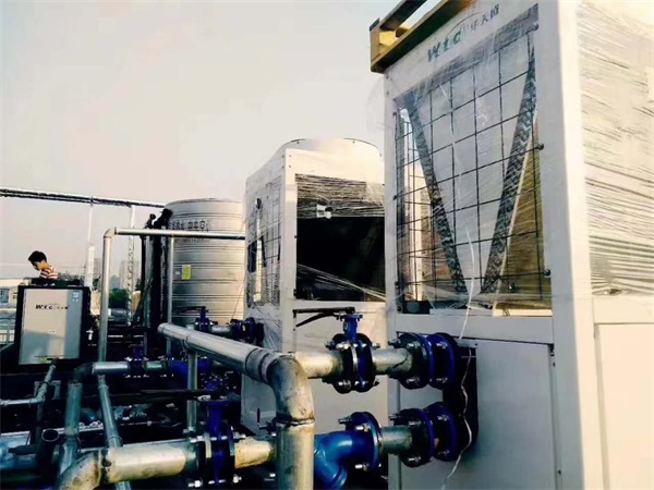 专业游泳馆常备的空气能热泵热水器
