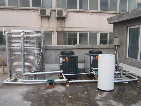 会所的热水器用空气能热泵集中热水系统，有所作为