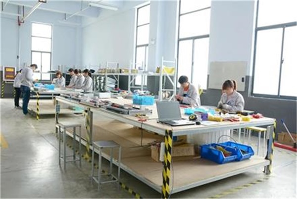 空气能热泵热水机组：大型企业工厂的理想选择